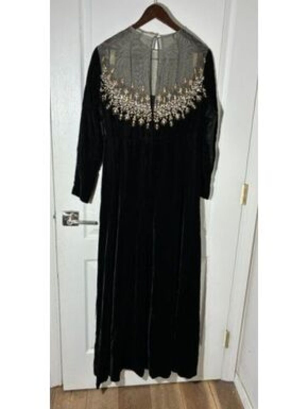 Vintage 1960's Elinor Simmons for Malcom Starr black velvet beaded evening gown - Picture 2 of 9